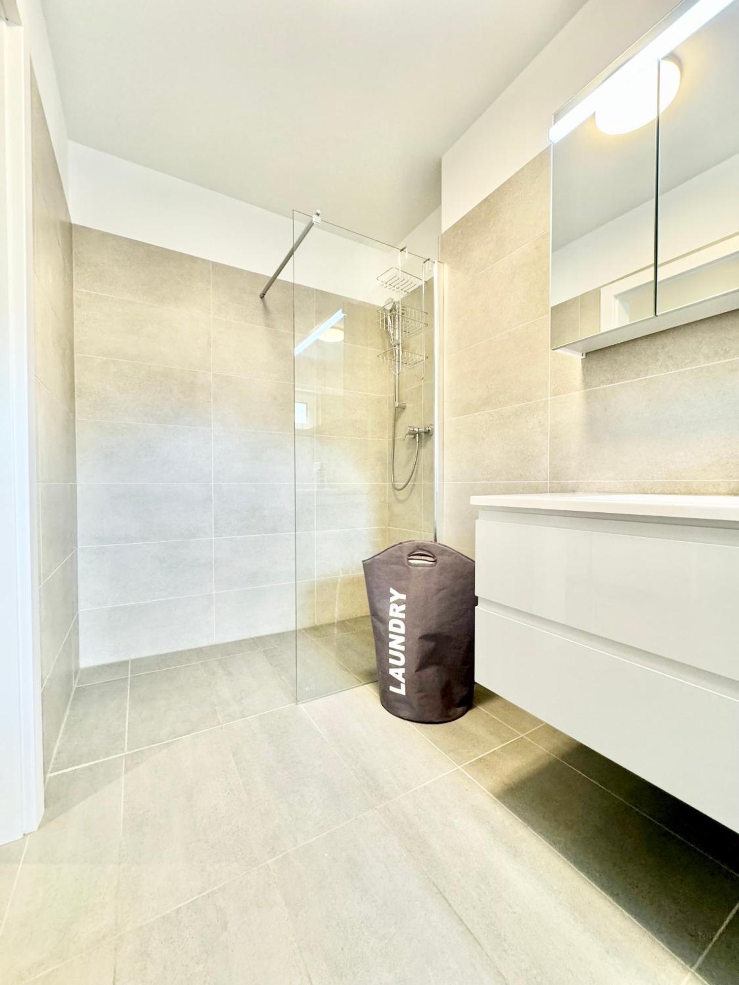 Stylische Wohnung Mit Balkon Vienna Exterior photo
